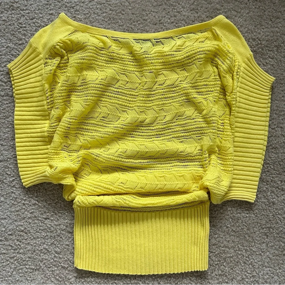 Bebe Yellow Knit Top Lightweight Short Sleeve Sweater - Picture 2 of 3